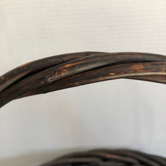 Large Brown Wicker Basket - Picture 6 of 12